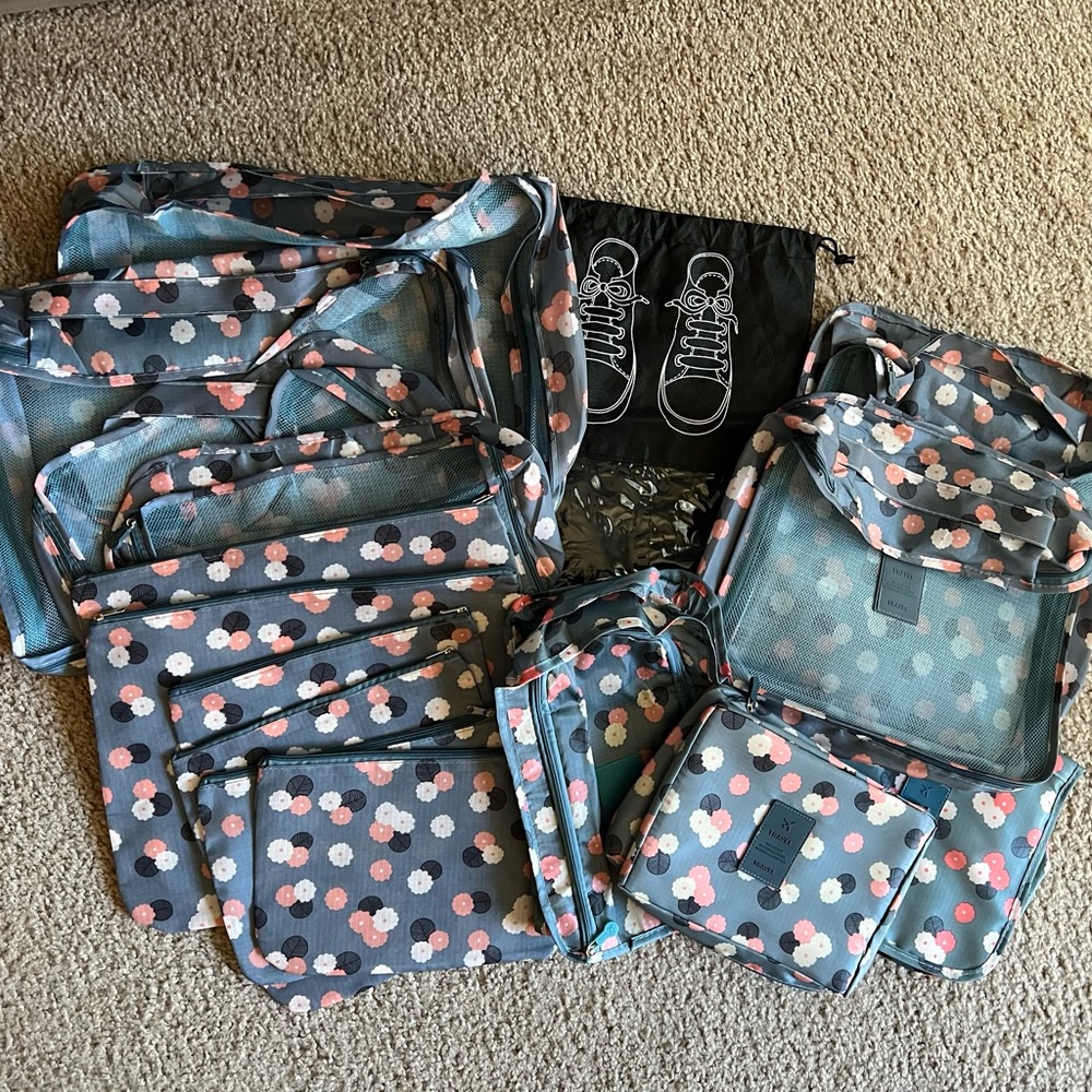 16 piece travel bag organizers set.